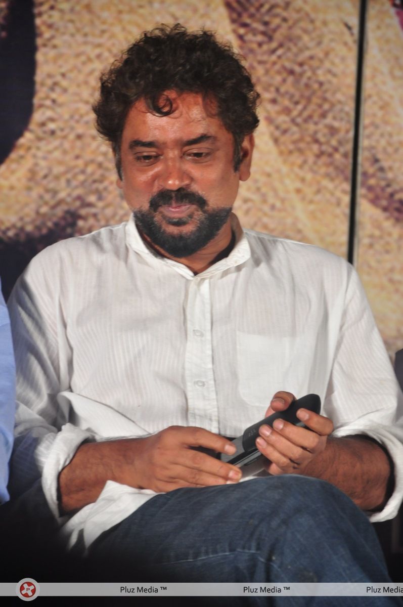Santosh Sivan - Vijay at Urumi Audio Release - Pictures | Picture 125180